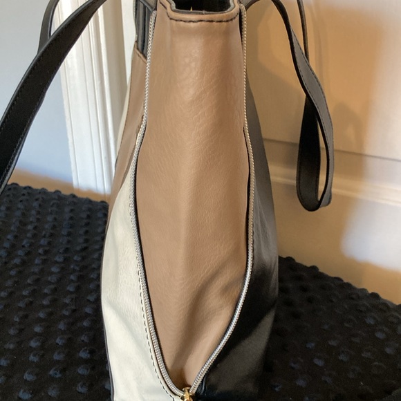 Relic Handbag - Picture 11 of 11